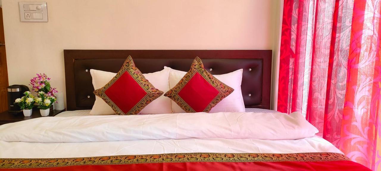 Shanti 2* Varanasi